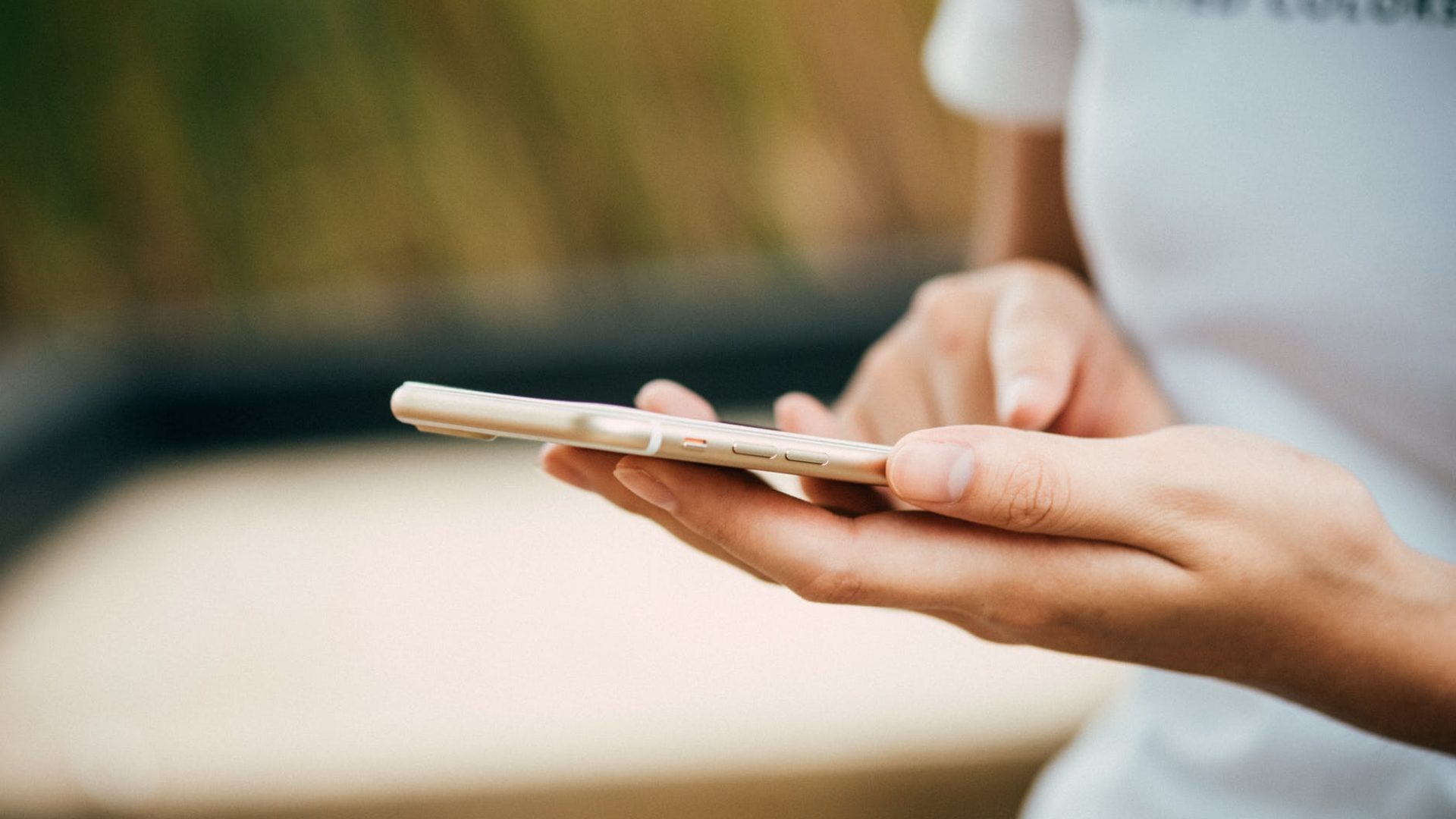 From Photo to Bio: The Perfect Online Dating Profile